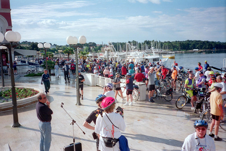 Beginn des istrischen Radfrhlinhs in Porec