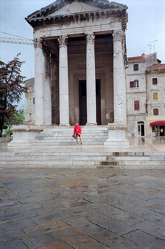 rmischer Tempel aus der Zeit von Kaiser Augustus