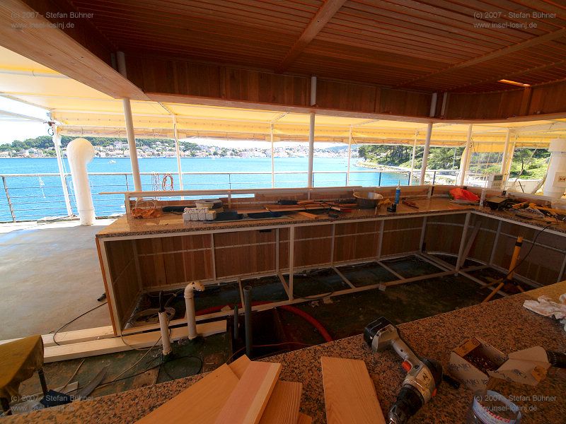 die zuknftige Bar an Deck des Motorschiffes Marina mit Blick in den Hafen von Mali Losinj