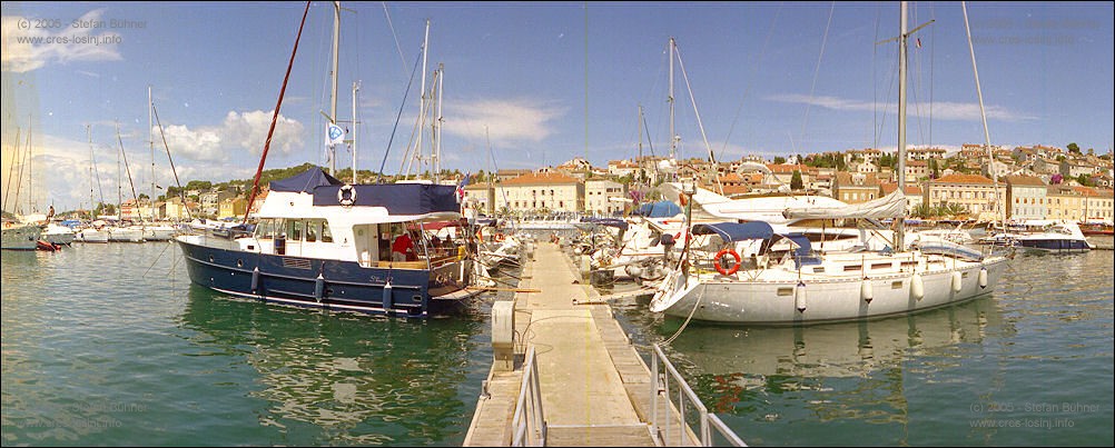 Panoramafotos von Mali Losinj - Bootsanlegestege an der Westseite des Hafens von Mali Losinj