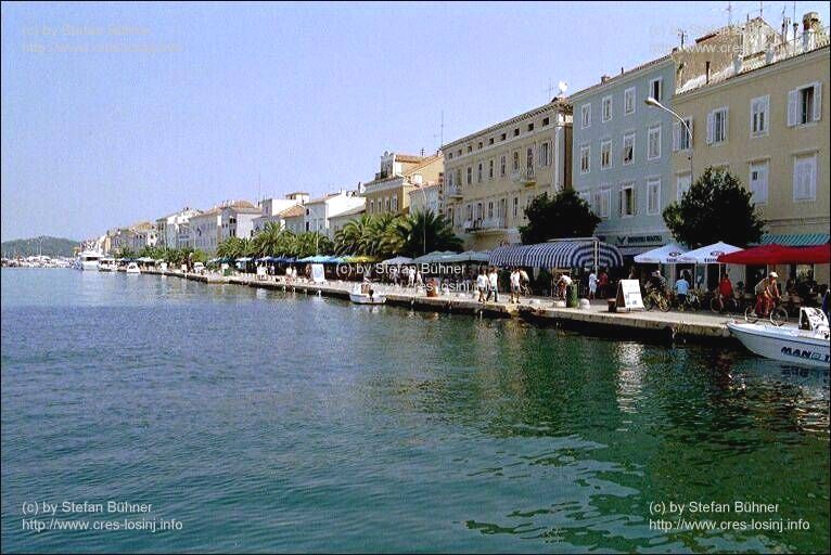 die Hafenpromenade von Mali Losinj in Kroatien